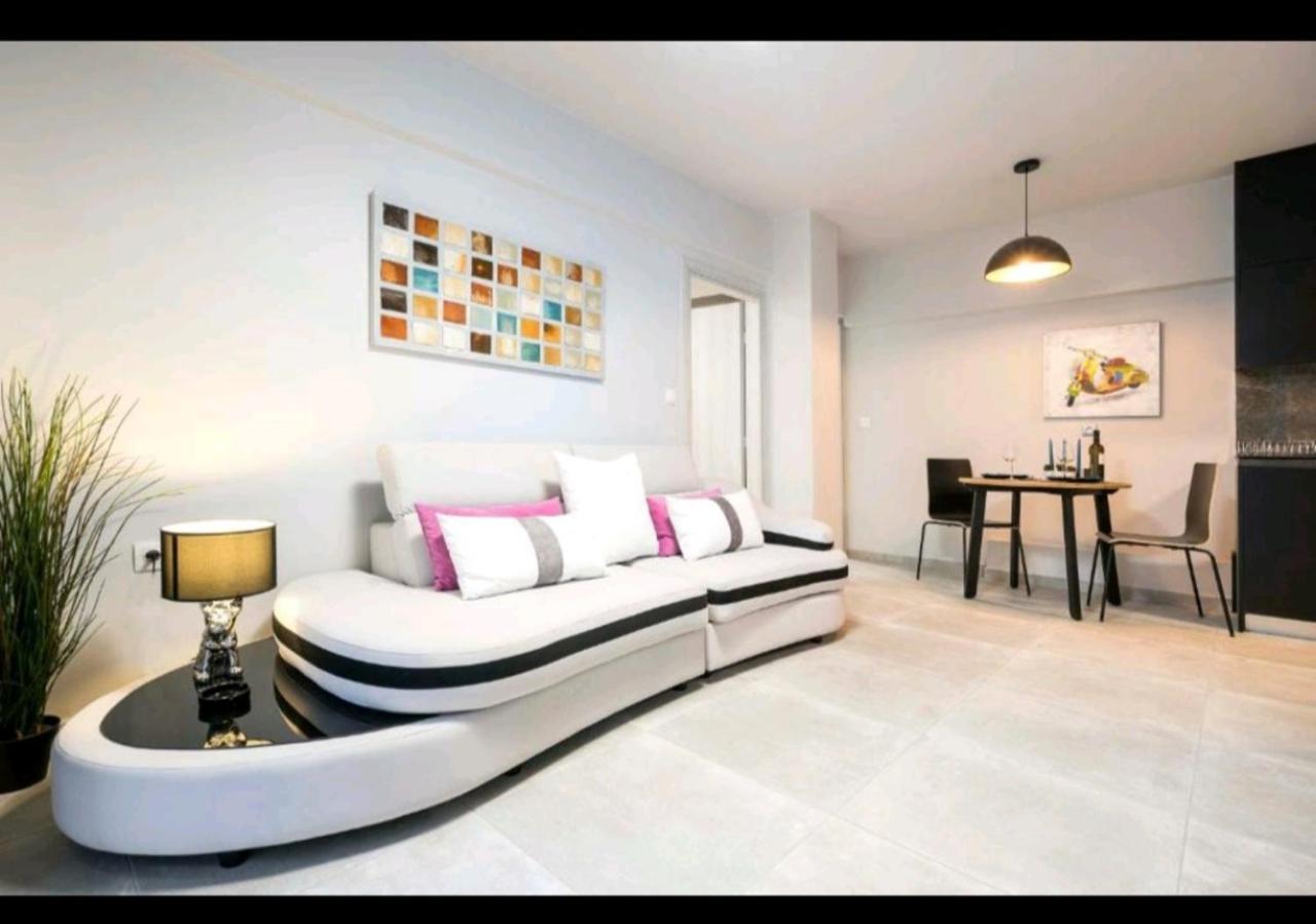 Romantic Jacuzzi Apartment Athens Exterior photo