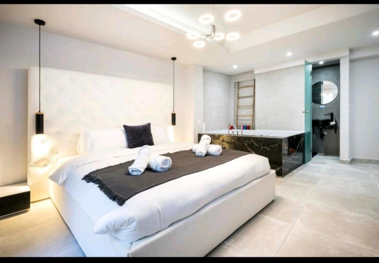 Romantic Jacuzzi Apartment Athens Exterior photo