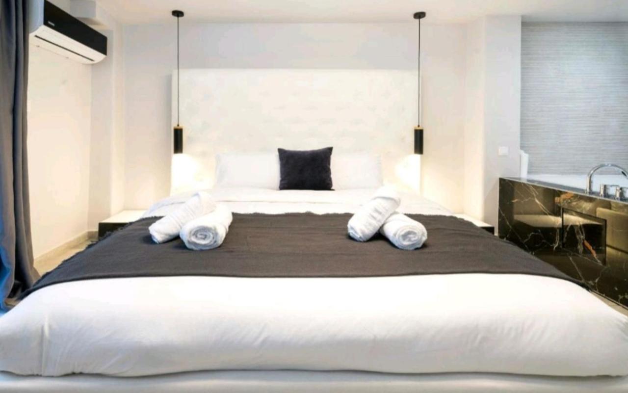 Romantic Jacuzzi Apartment Athens Exterior photo