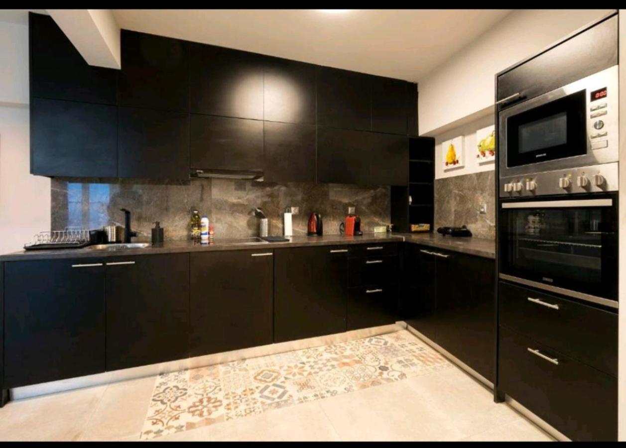 Romantic Jacuzzi Apartment Athens Exterior photo