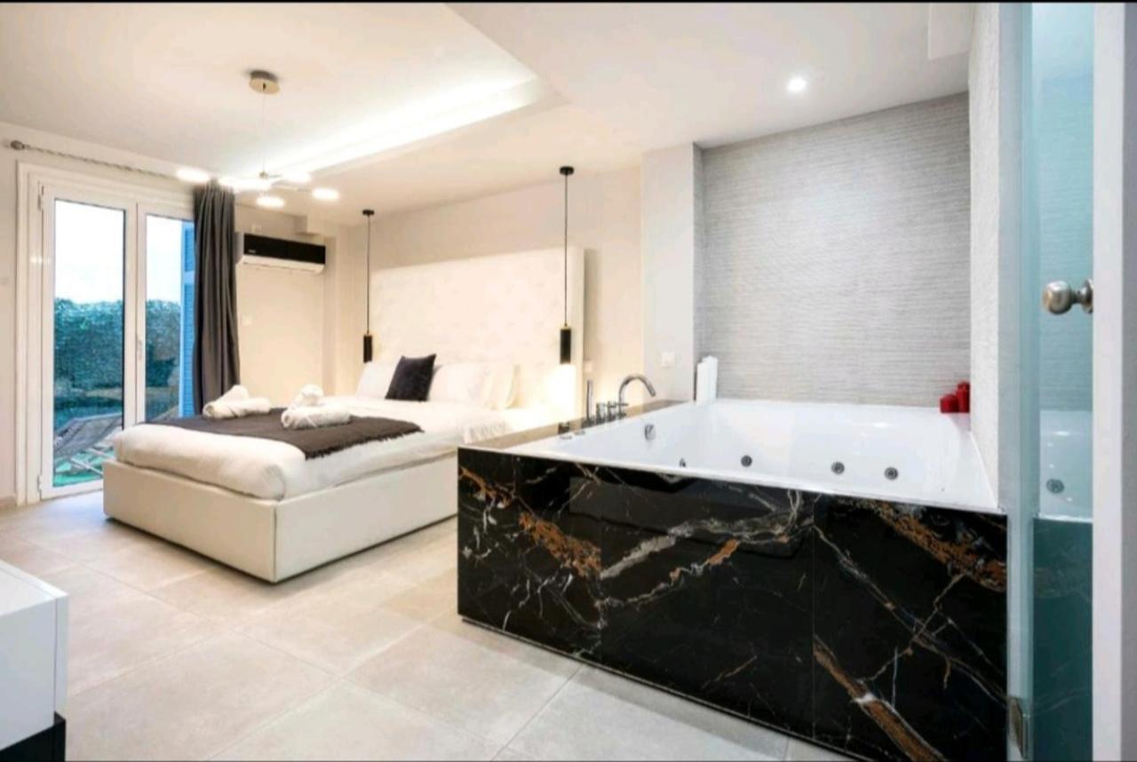 Romantic Jacuzzi Apartment Athens Exterior photo